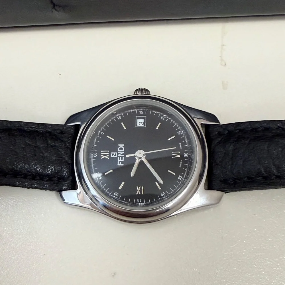 ✨ Vintage Fendi 210L Stainless Steel Watch – Excellent Condition! ✨ - Picture 3 of 11